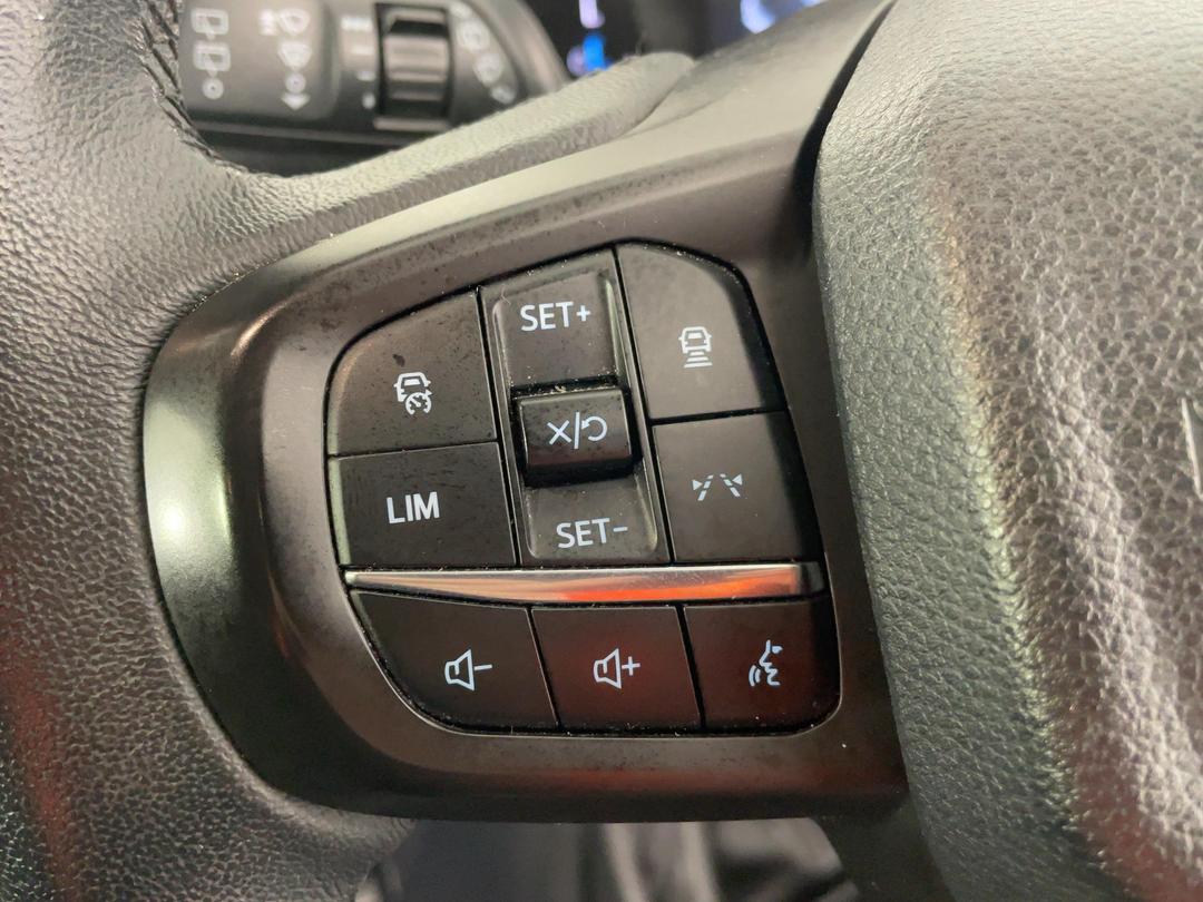 Photo '26' of Ford Everest