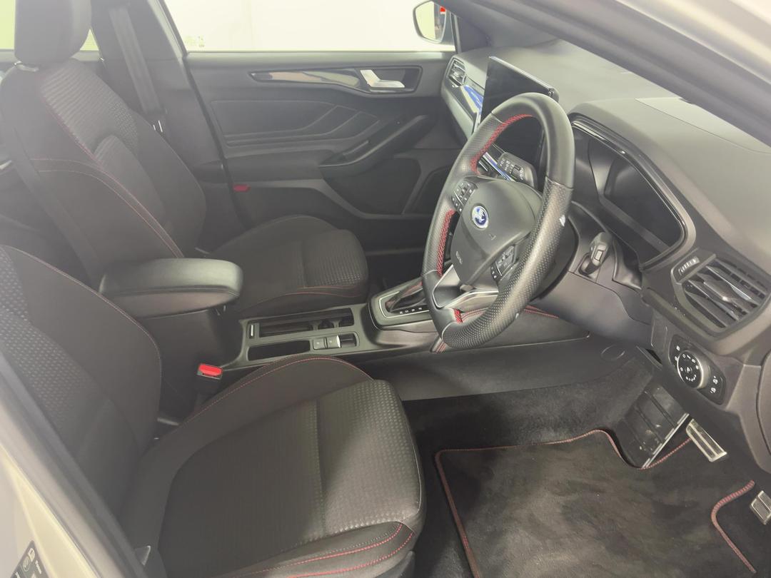 Photo '16' of Ford Focus