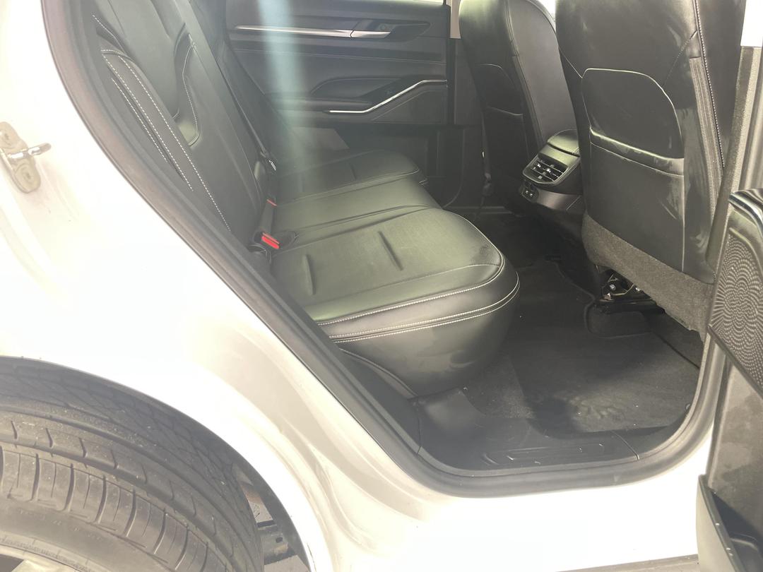 Photo '20' of Haval H6