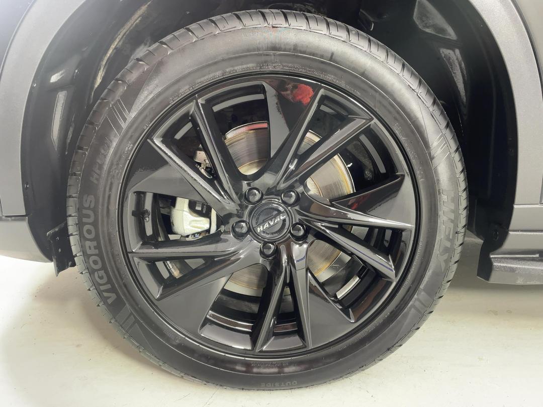 Photo '10' of Haval H6