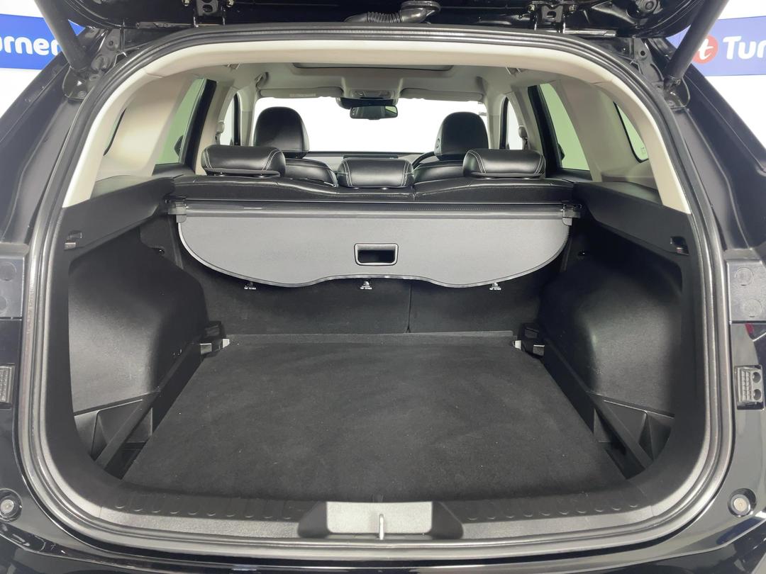 Photo '14' of Haval H6
