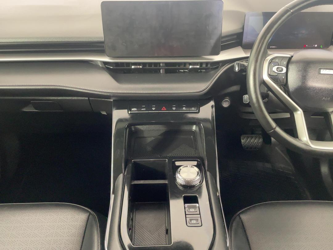 Photo '18' of Haval H6