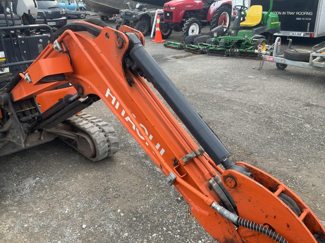 Photo '23' of Hitachi ZX17U Excavator