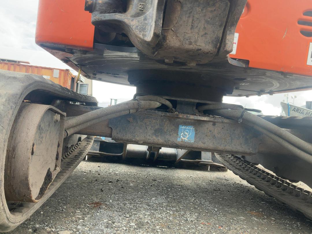 Photo '33' of Hitachi ZX17U Excavator
