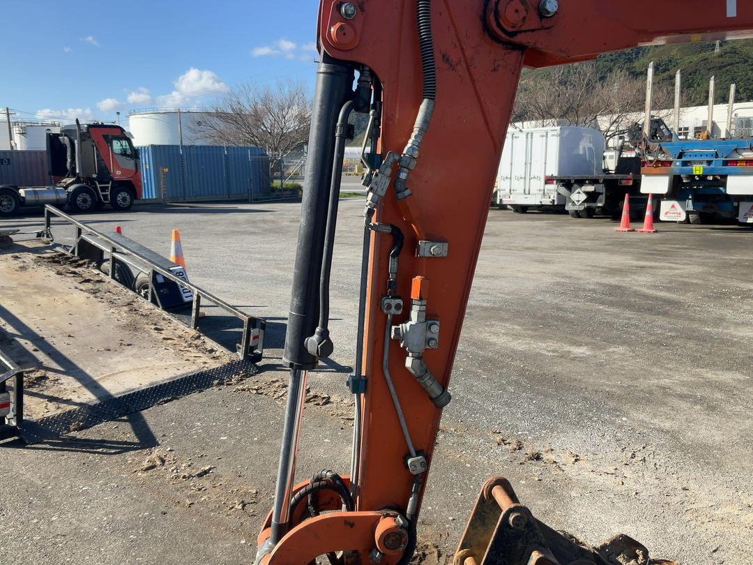Photo '22' of Hitachi Zx26U-5A Excavator