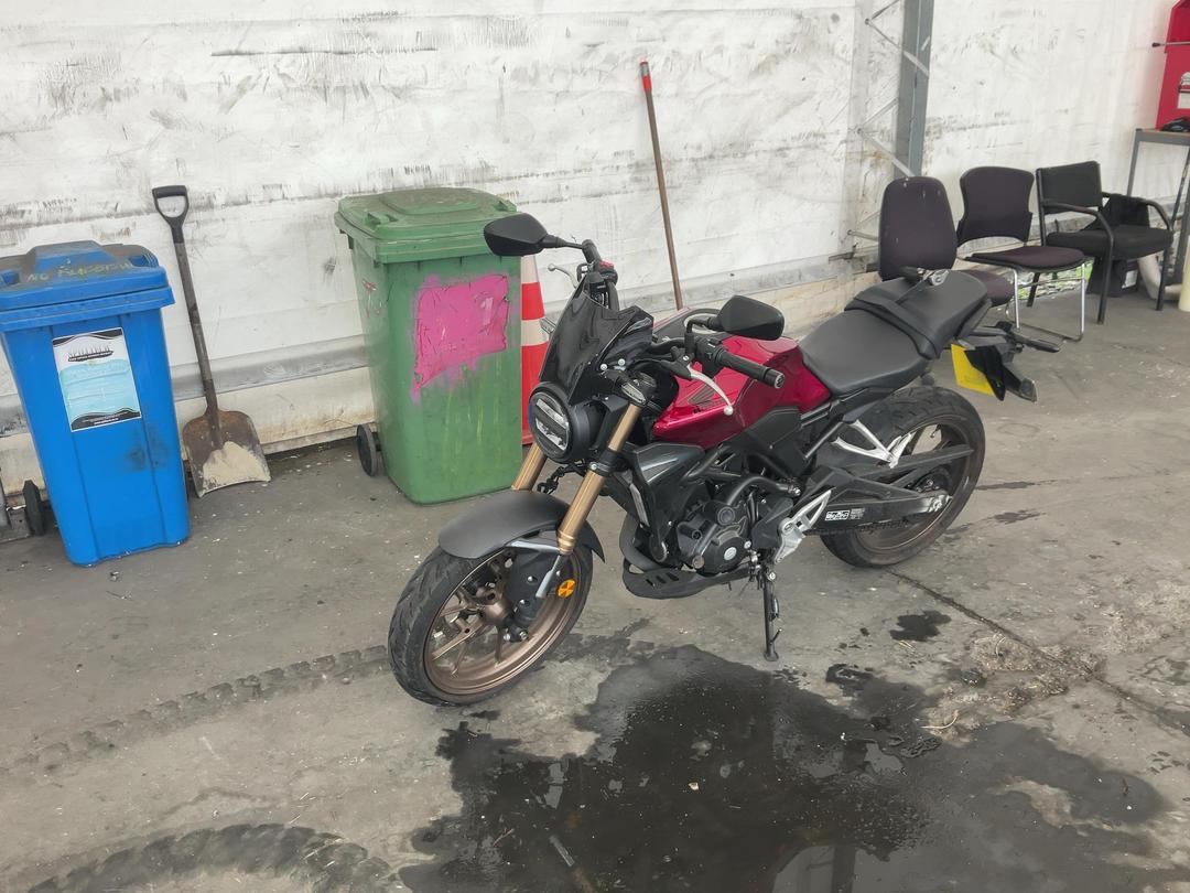 Photo '4' of Honda CB 300RA