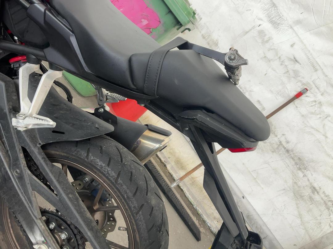 Photo '16' of Honda CB 300RA