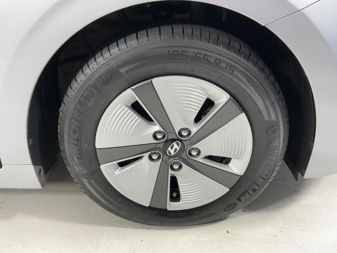 Photo '9' of Hyundai Ioniq