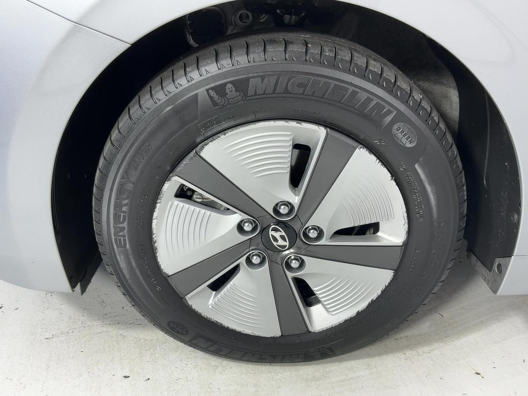 Photo '10' of Hyundai Ioniq