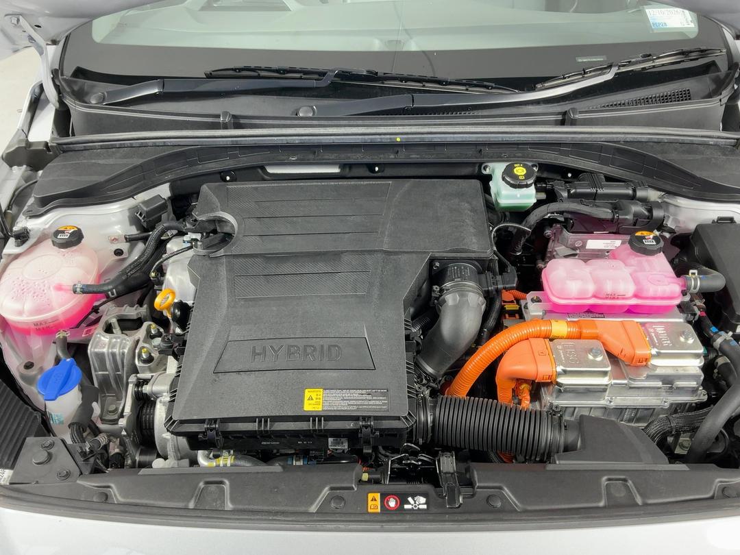 Photo '13' of Hyundai Ioniq