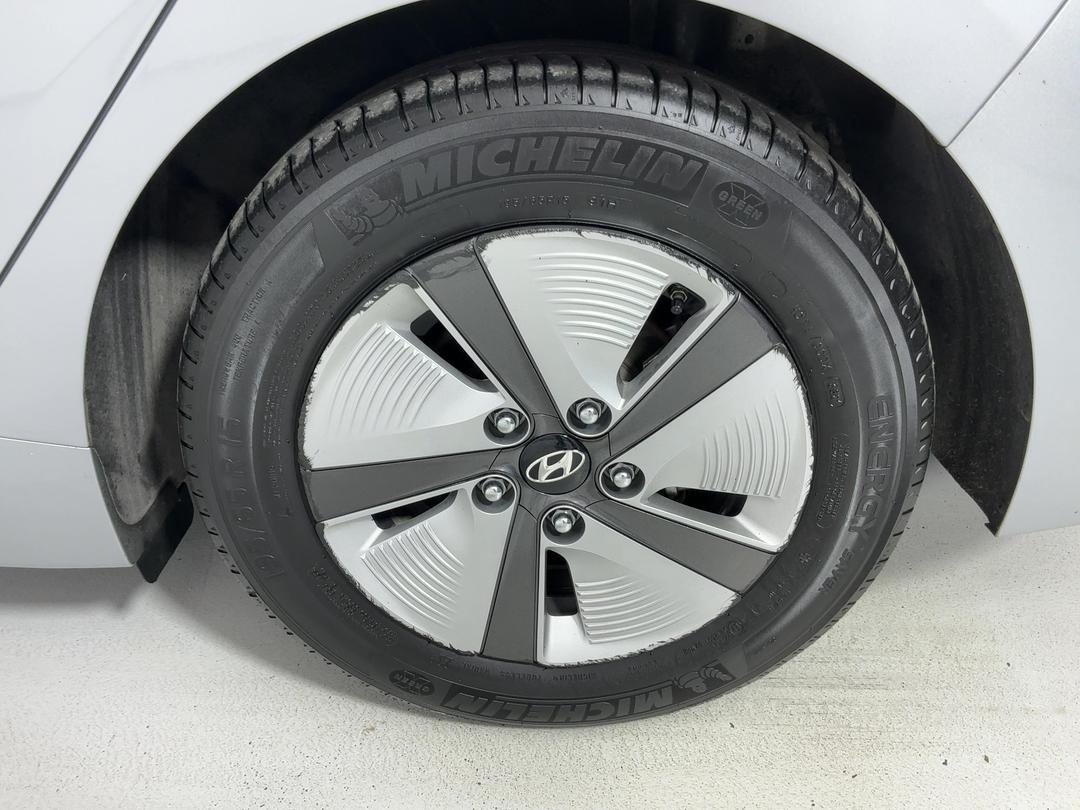 Photo '11' of Hyundai Ioniq