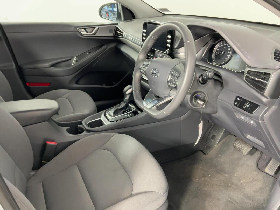 Photo '16' of Hyundai Ioniq