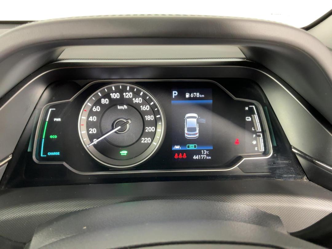 Photo '21' of Hyundai Ioniq