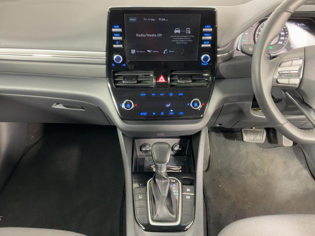 Photo '18' of Hyundai Ioniq
