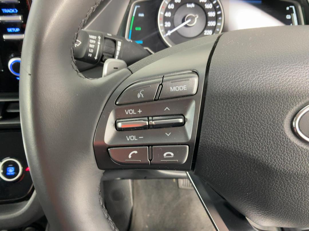 Photo '23' of Hyundai Ioniq