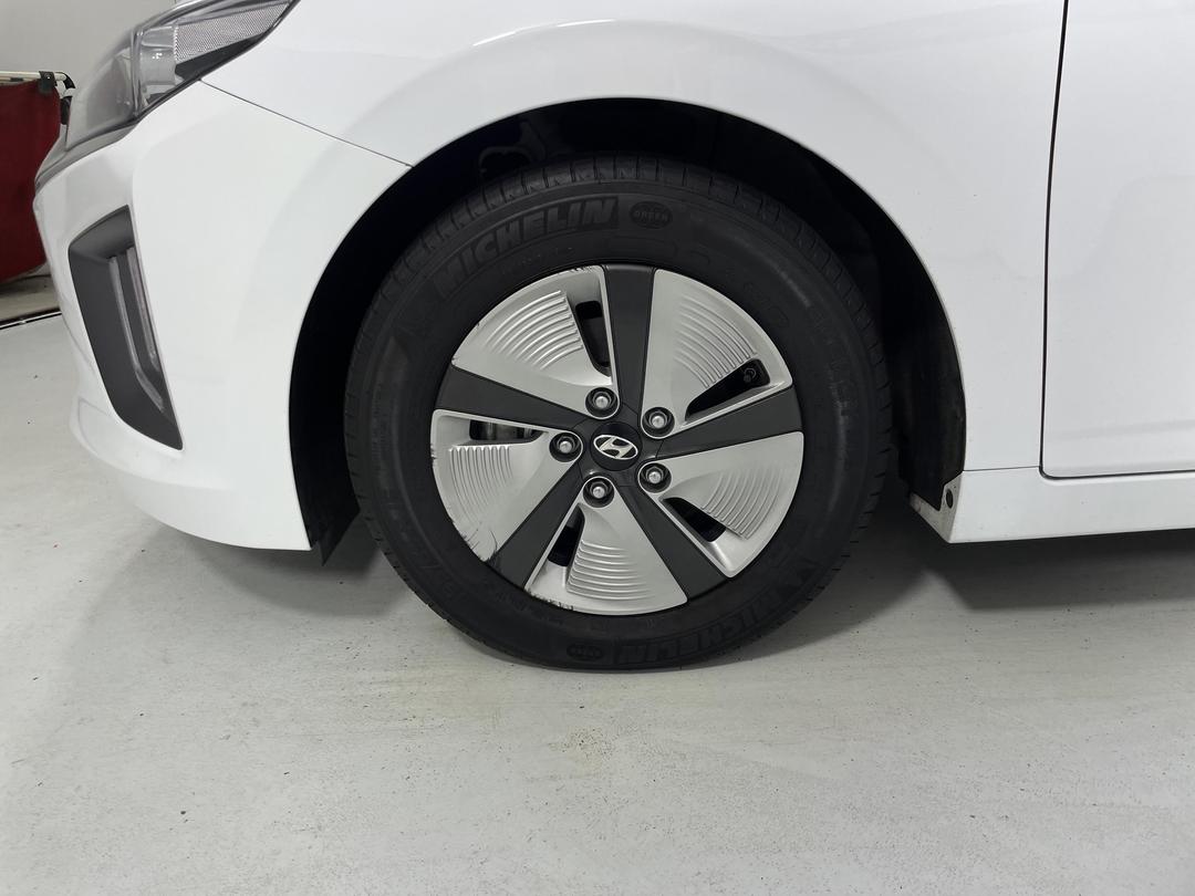 Photo '10' of Hyundai Ioniq