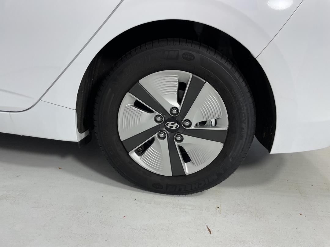 Photo '11' of Hyundai Ioniq