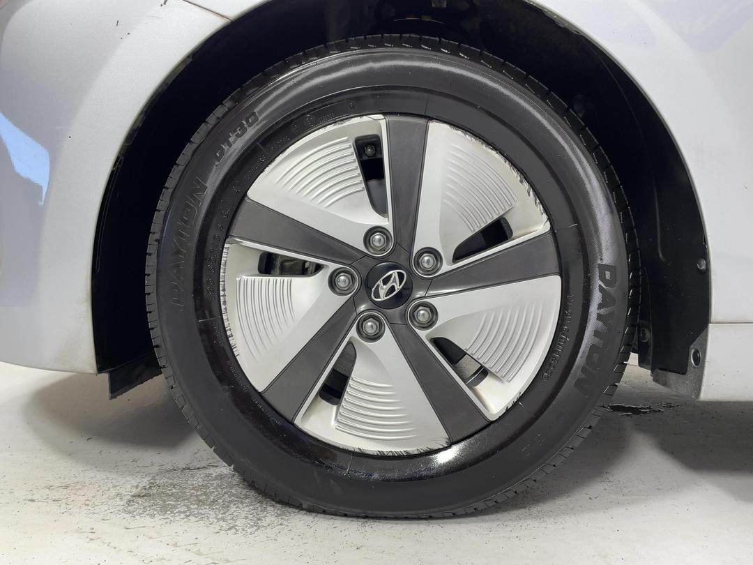 Photo '10' of Hyundai Ioniq