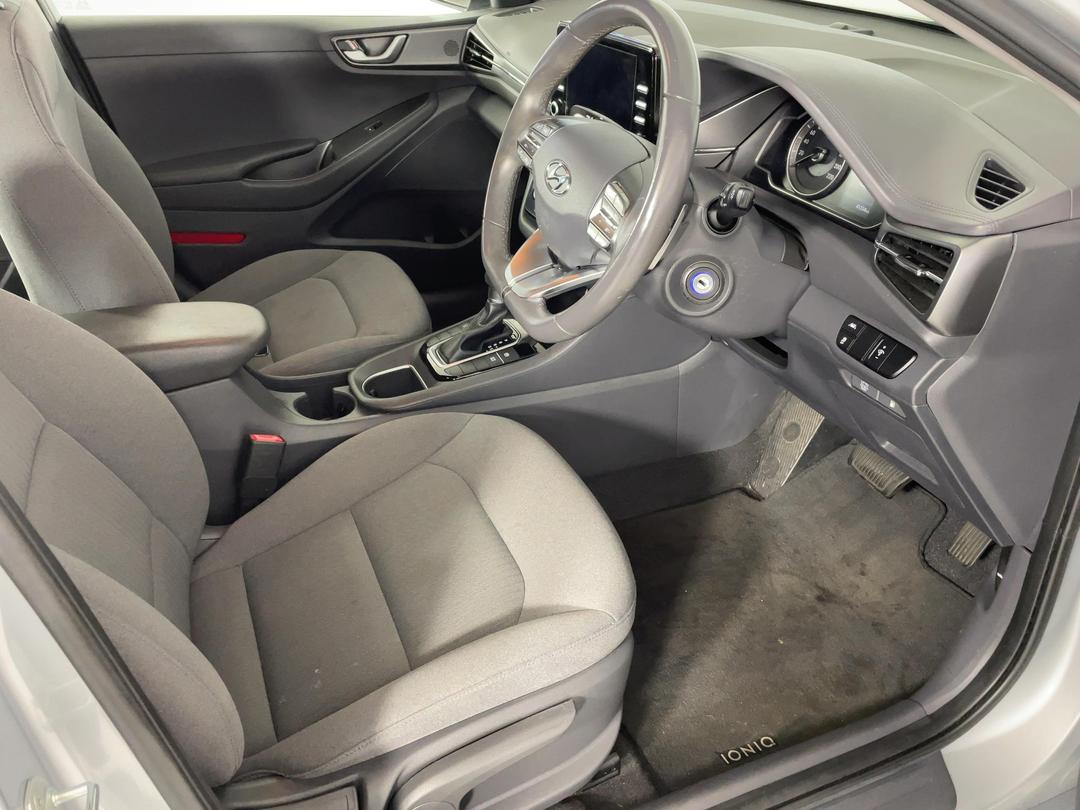 Photo '16' of Hyundai Ioniq