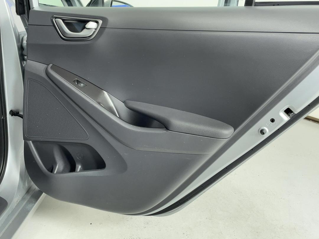 Photo '19' of Hyundai Ioniq
