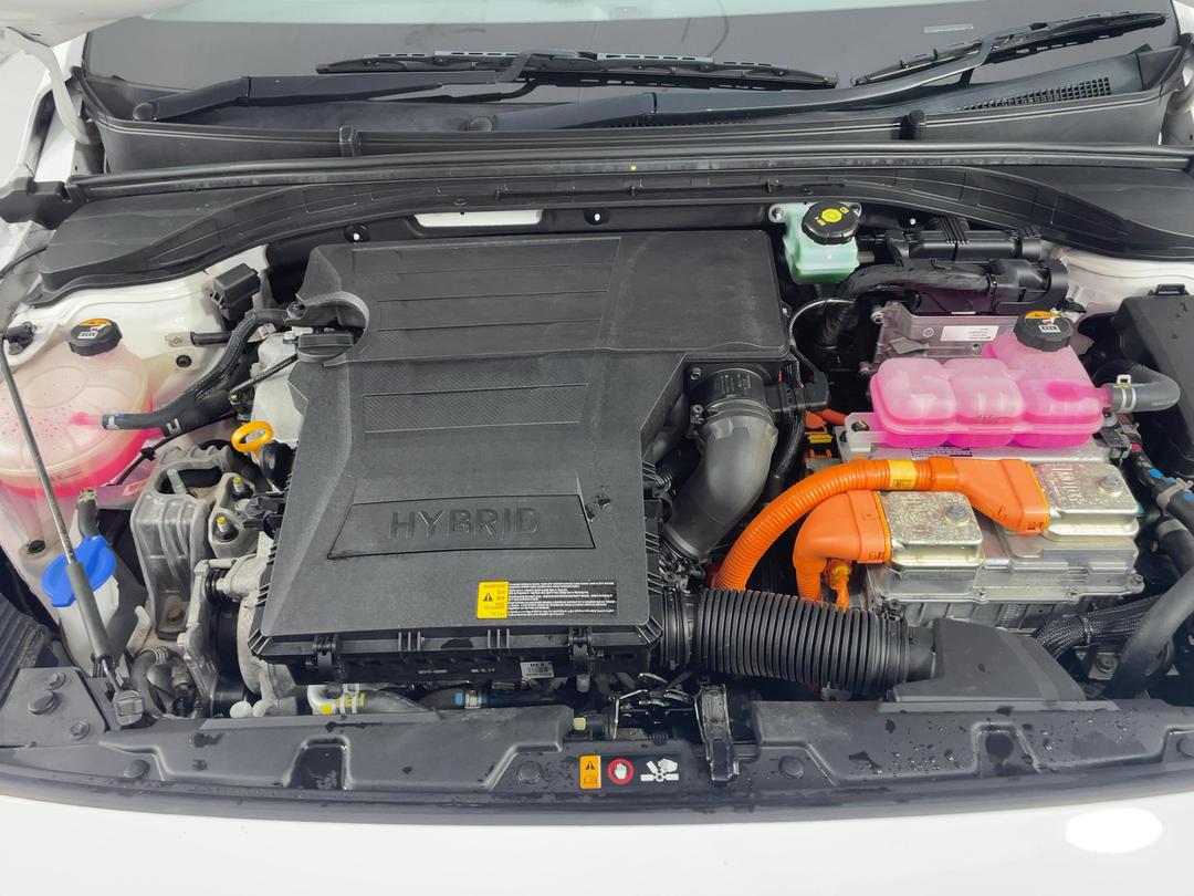 Photo '13' of Hyundai Ioniq