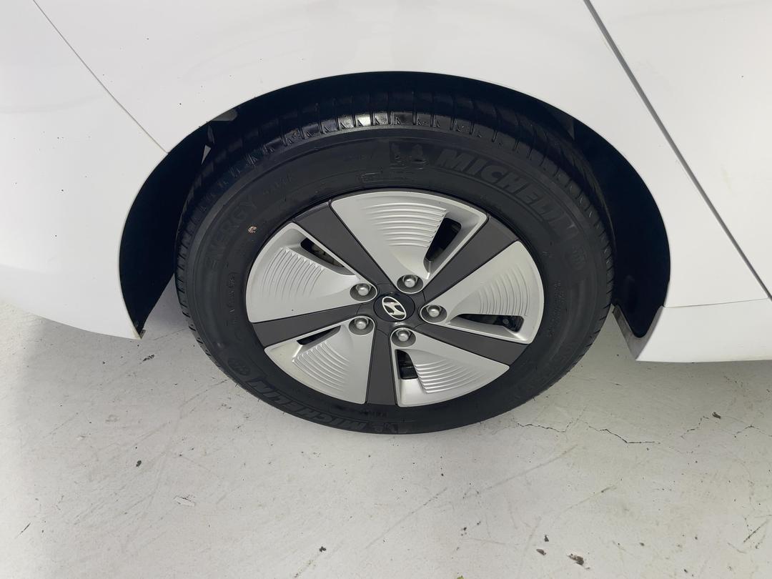 Photo '12' of Hyundai Ioniq