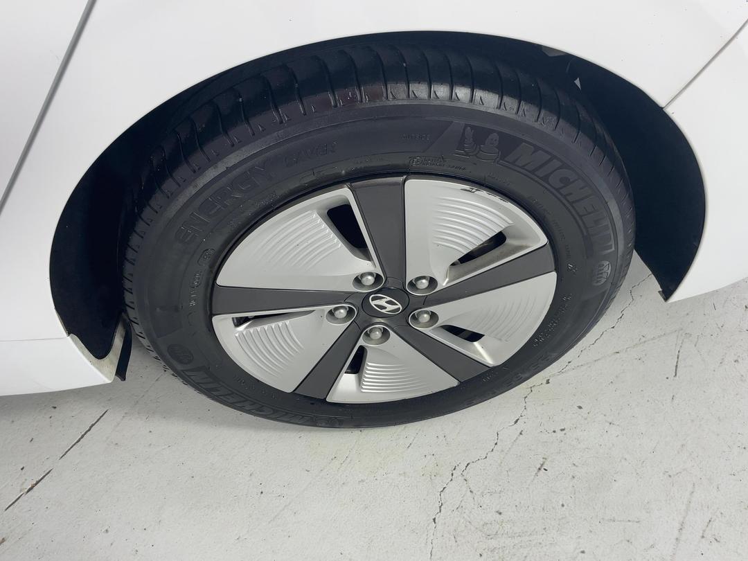Photo '11' of Hyundai Ioniq