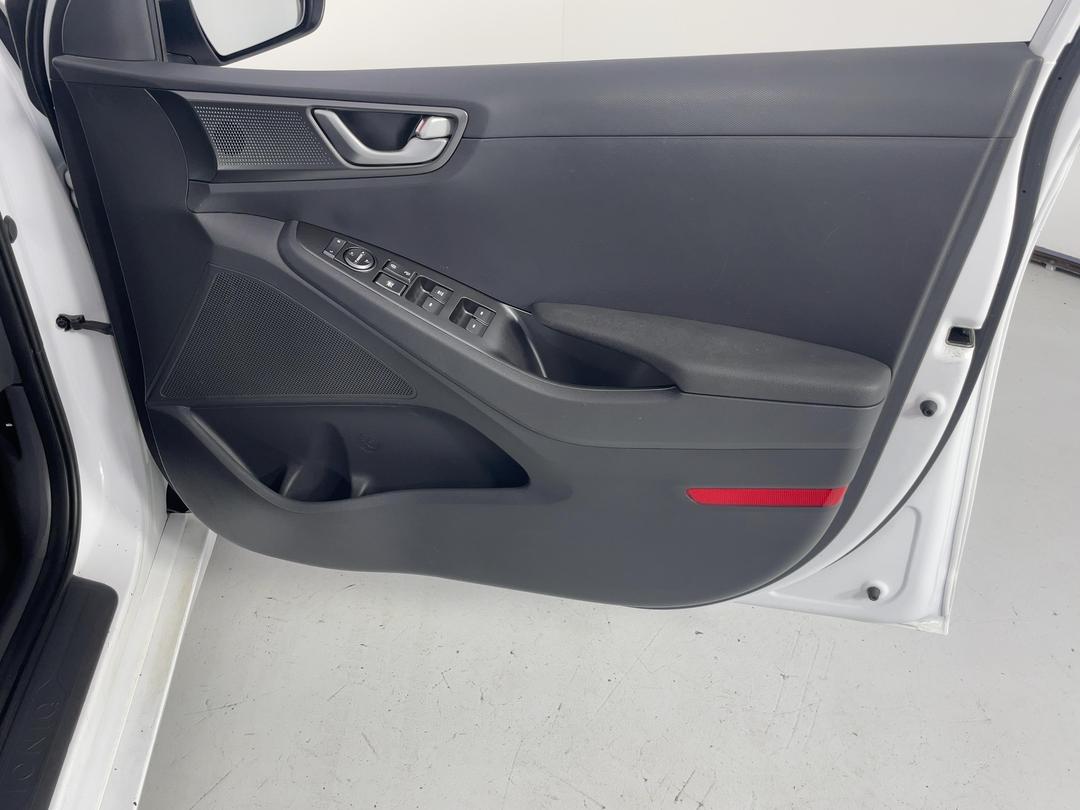 Photo '15' of Hyundai Ioniq