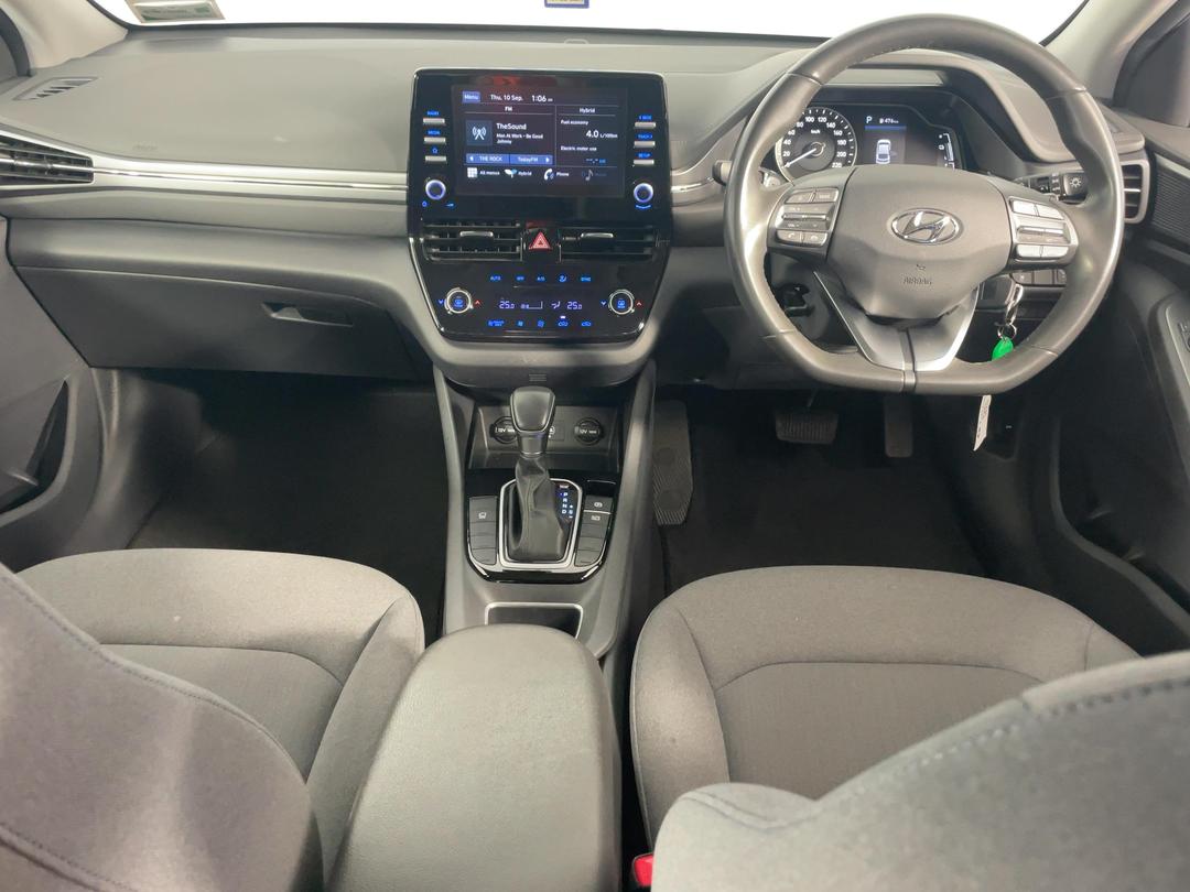 Photo '17' of Hyundai Ioniq