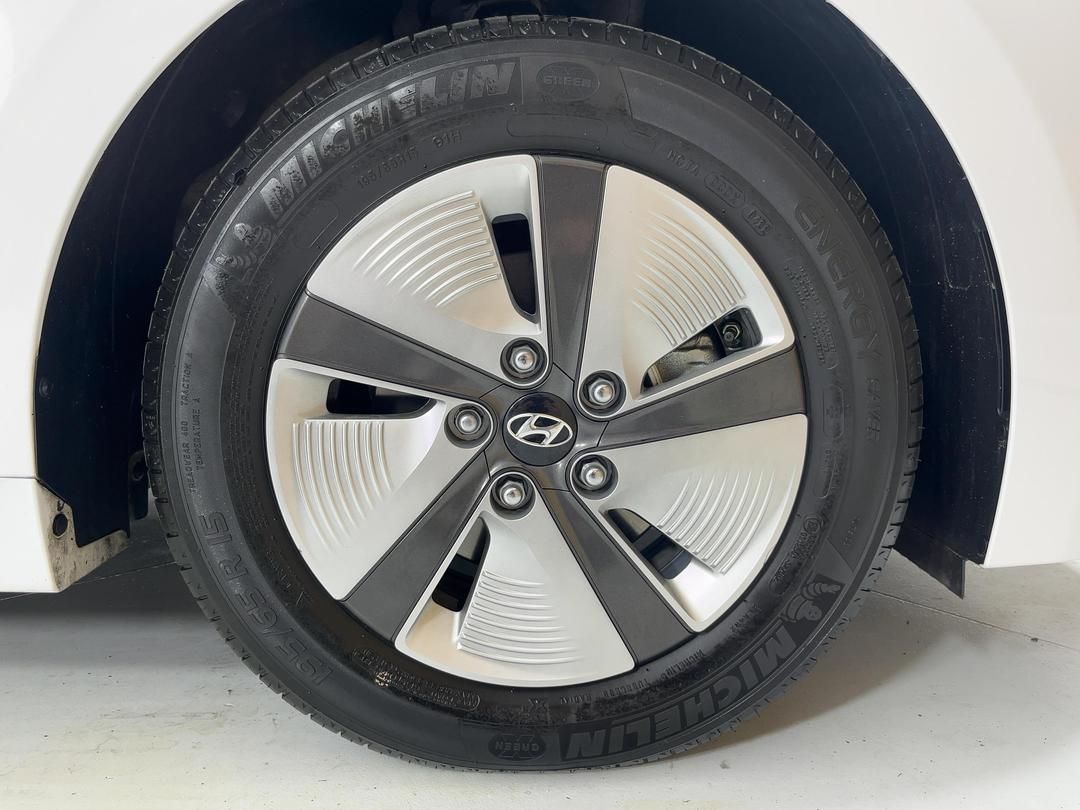 Photo '9' of Hyundai Ioniq