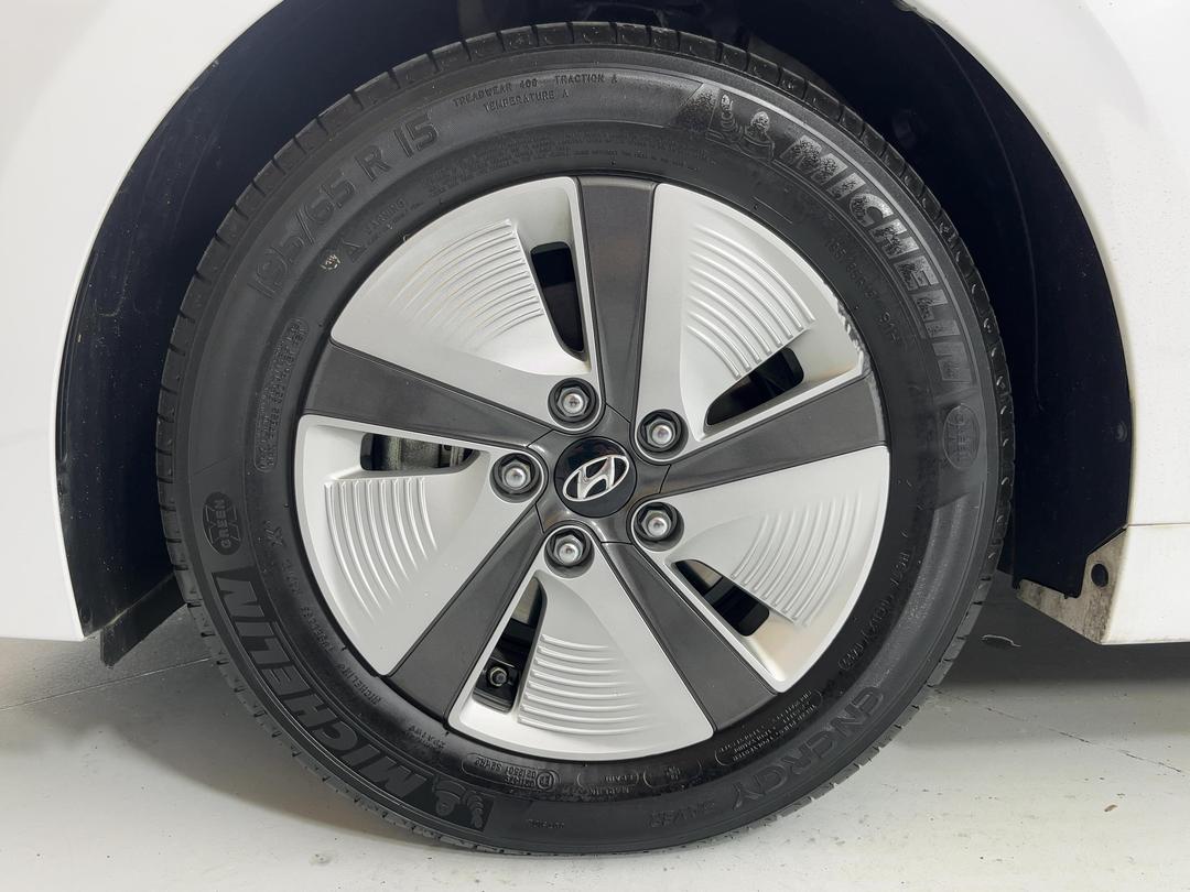 Photo '10' of Hyundai Ioniq
