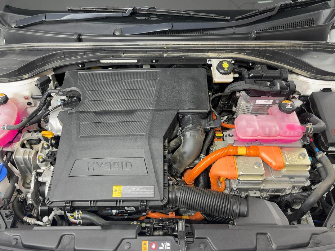 Photo '13' of Hyundai Ioniq