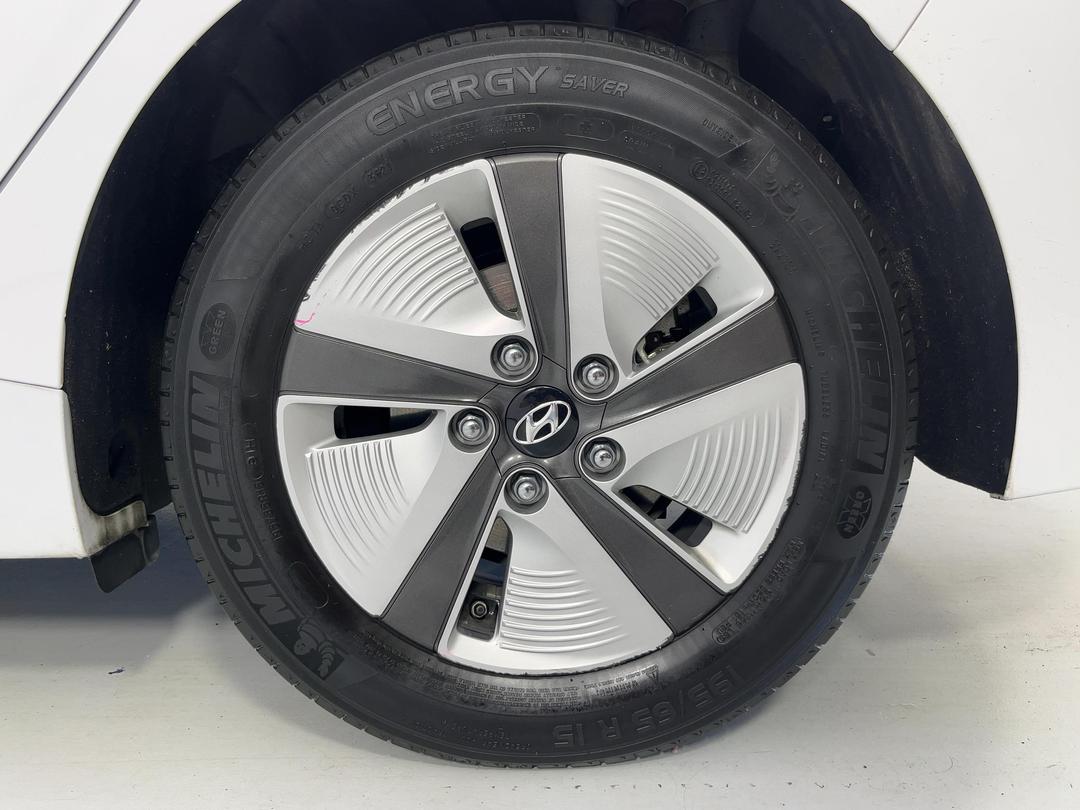 Photo '11' of Hyundai Ioniq