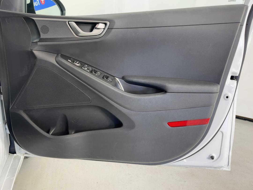 Photo '15' of Hyundai Ioniq