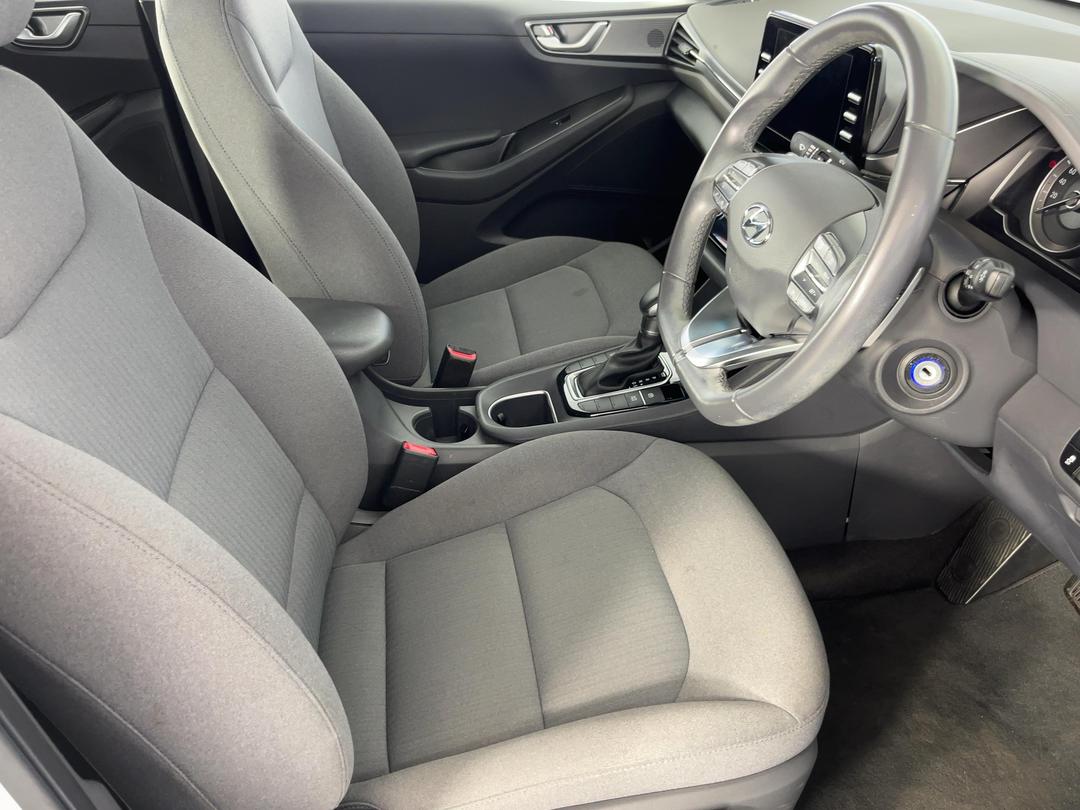 Photo '16' of Hyundai Ioniq