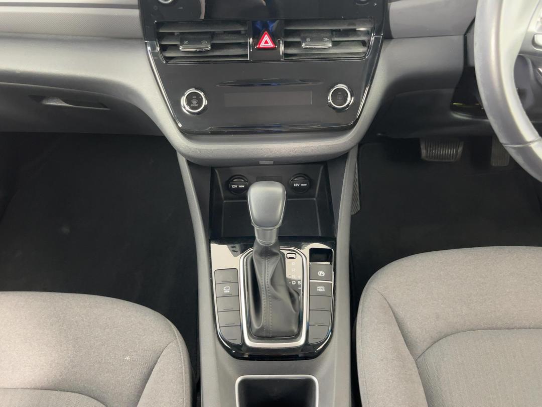 Photo '18' of Hyundai Ioniq
