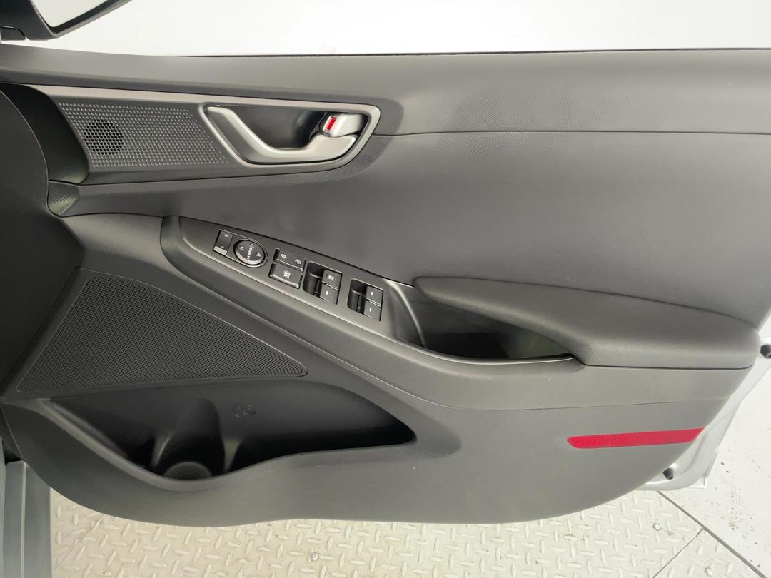 Photo '15' of Hyundai Ioniq
