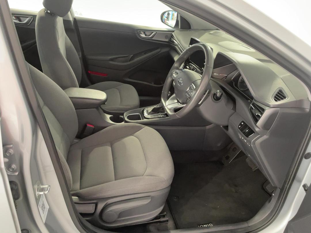 Photo '16' of Hyundai Ioniq