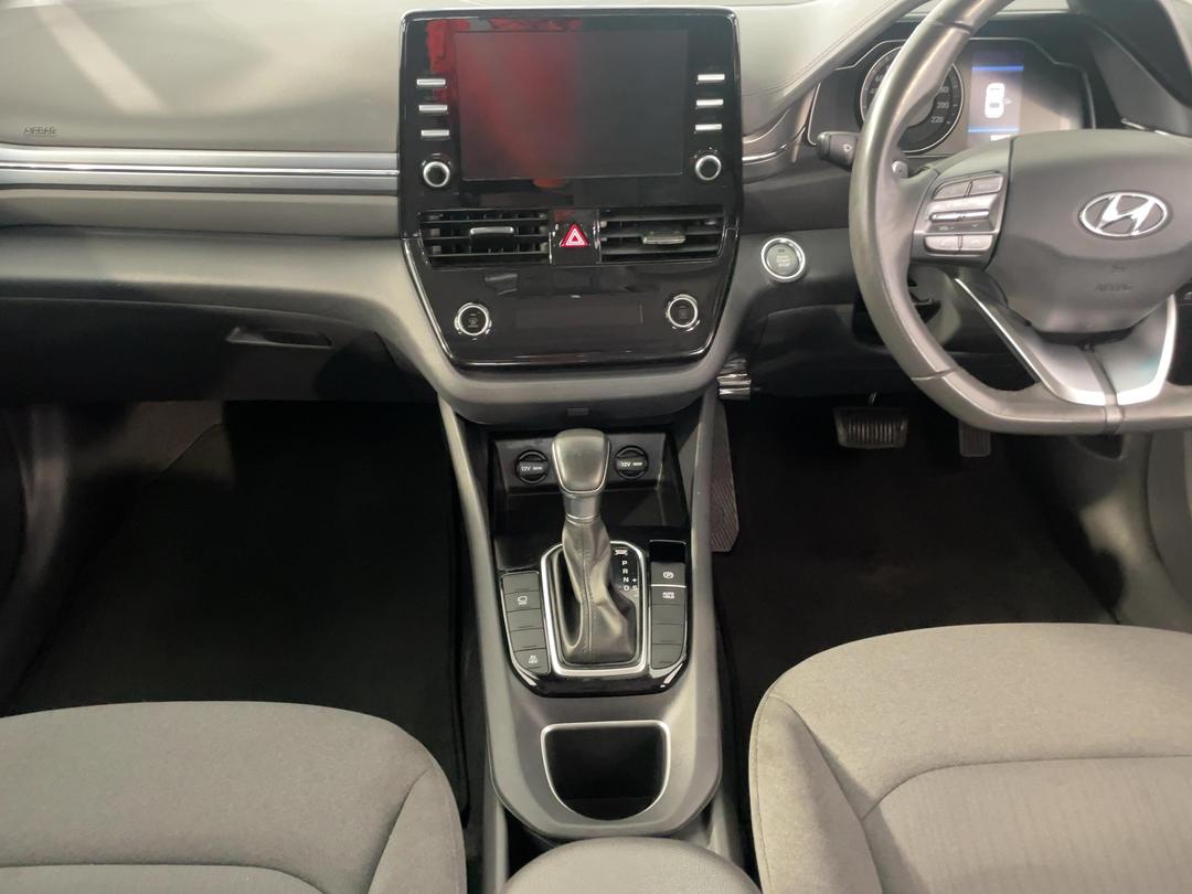 Photo '18' of Hyundai Ioniq