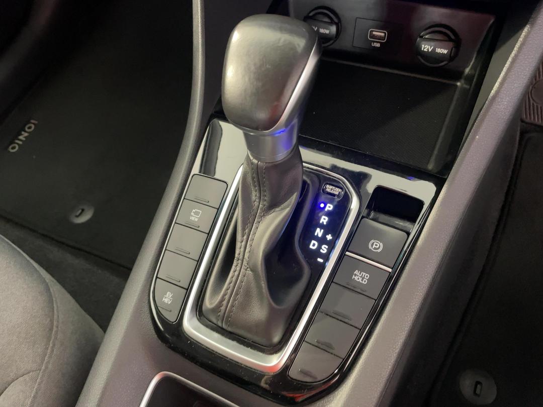 Photo '32' of Hyundai Ioniq
