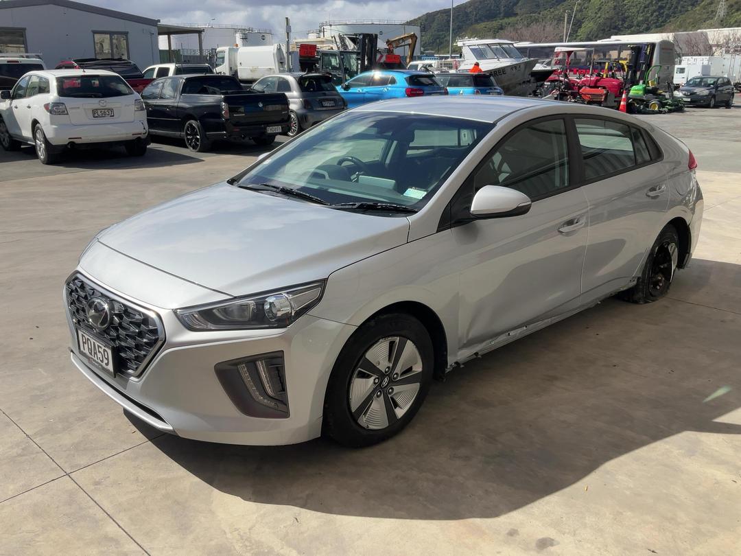 Photo '4' of Hyundai Ioniq Hybrid Photo '4' of Hyundai Ioniq Hybrid