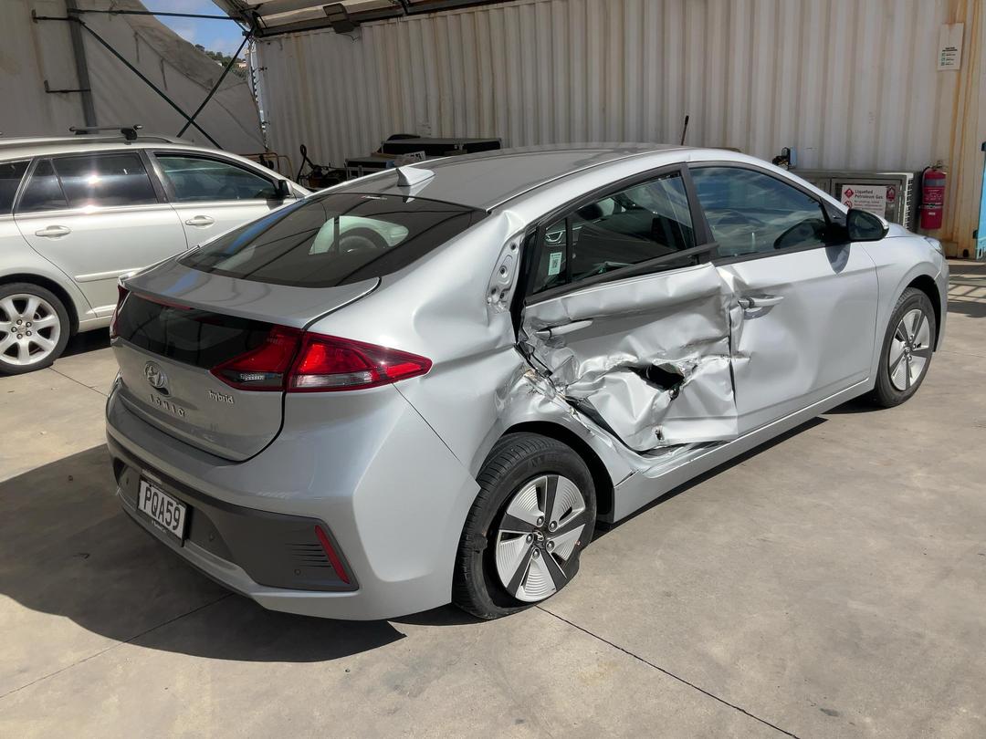 Photo '8' of Hyundai Ioniq Hybrid Photo '8' of Hyundai Ioniq Hybrid