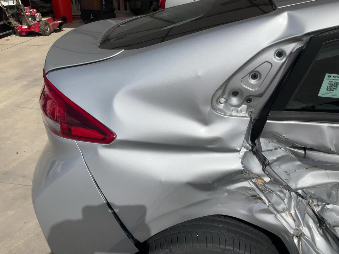 Photo '12' of Hyundai Ioniq Hybrid Photo '12' of Hyundai Ioniq Hybrid