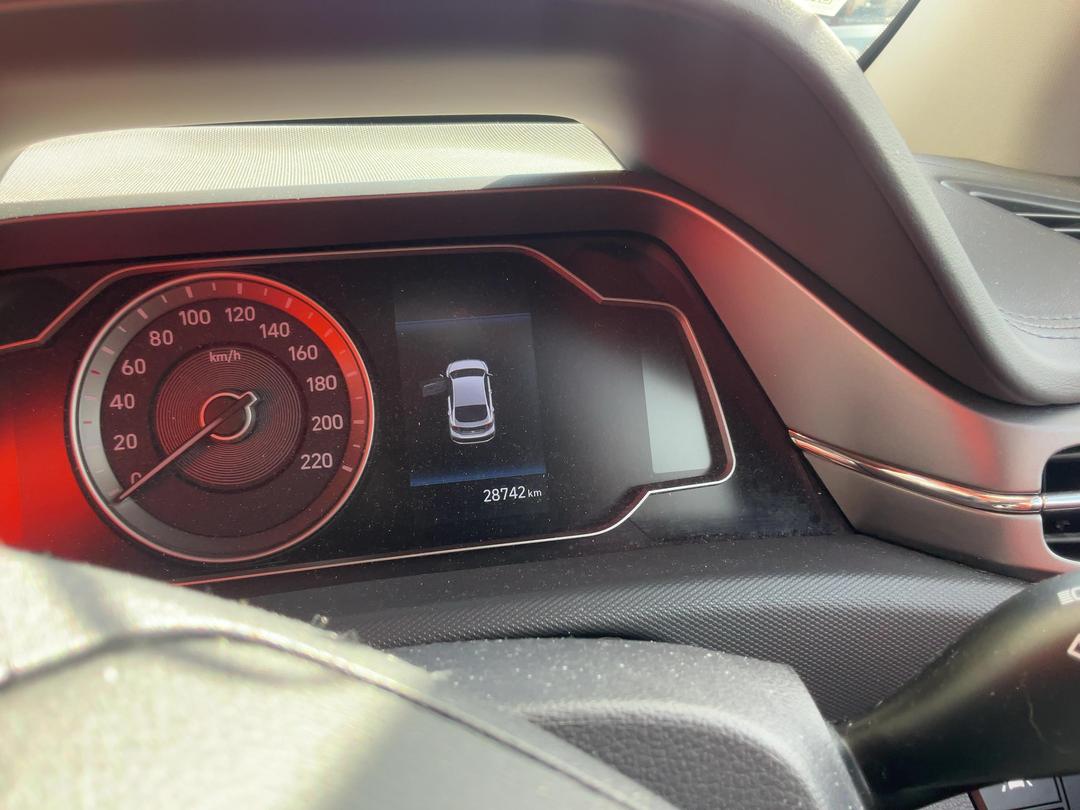 Photo '19' of Hyundai Ioniq Hybrid Photo '19' of Hyundai Ioniq Hybrid