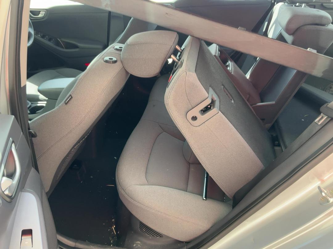 Photo '21' of Hyundai Ioniq Hybrid Photo '21' of Hyundai Ioniq Hybrid