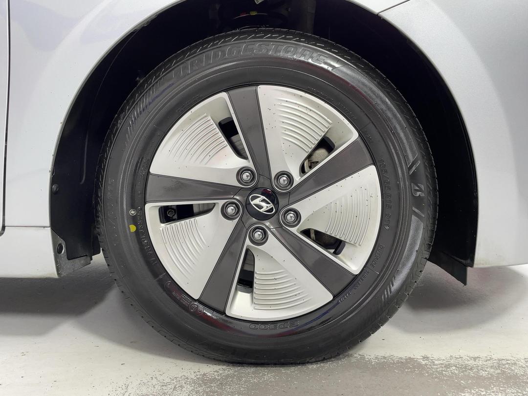 Photo '9' of Hyundai Ioniq