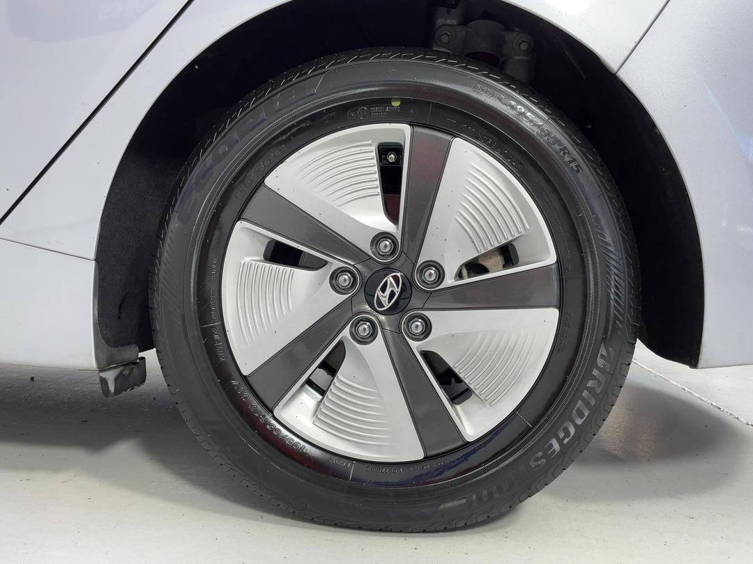 Photo '11' of Hyundai Ioniq