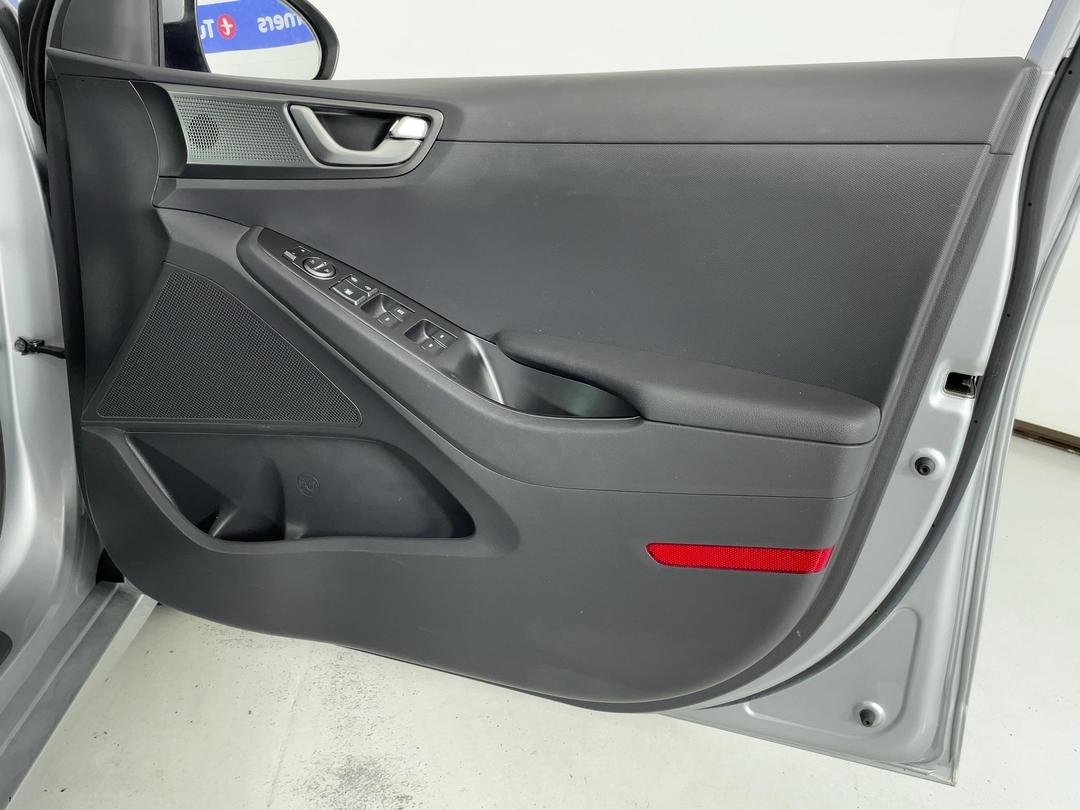Photo '15' of Hyundai Ioniq