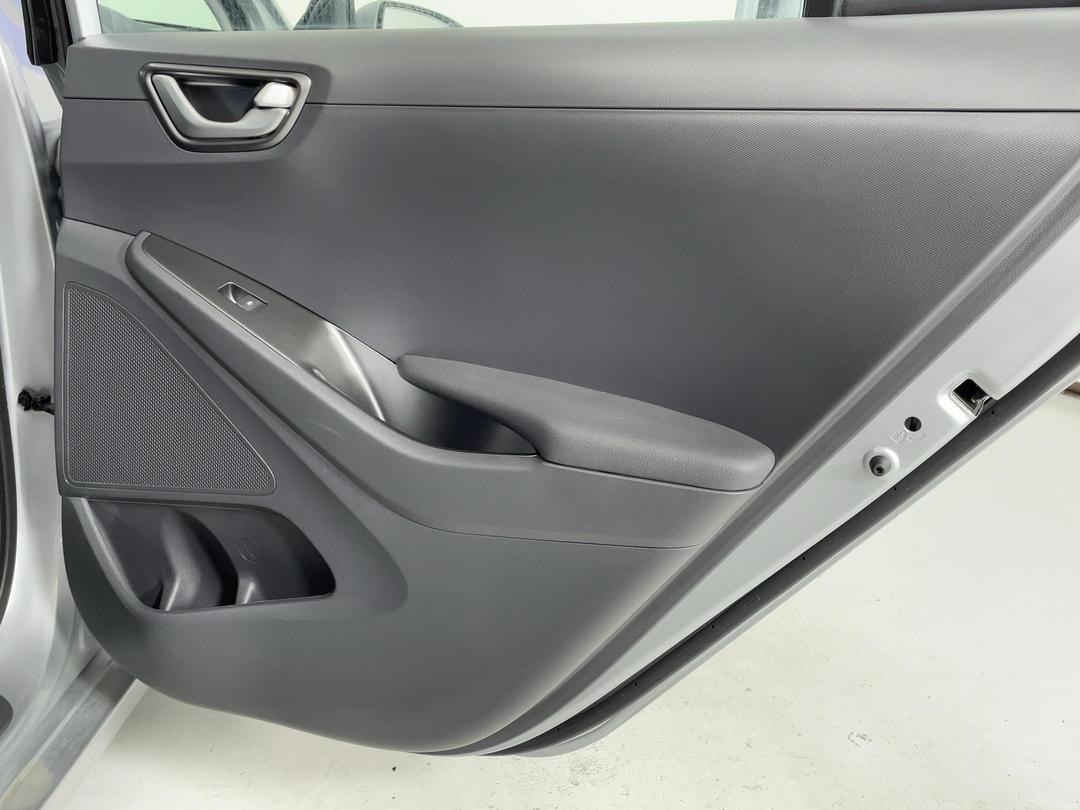 Photo '19' of Hyundai Ioniq