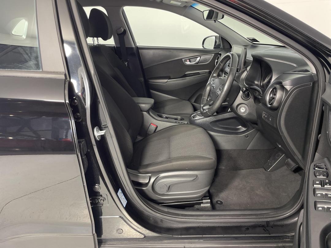 Photo '16' of Hyundai Kona